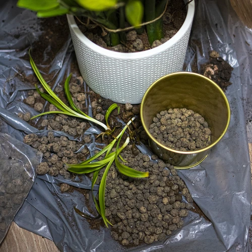 Argilă expandată pentru plante de ghiveci, grădinărit și păduri în sticlă, 4-10 mm, 2L - 8