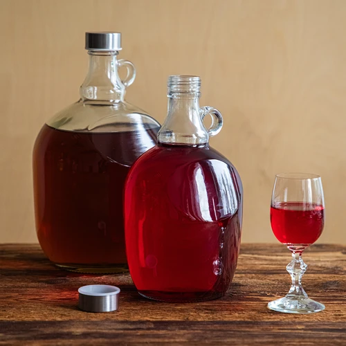 Damigeană 1,5 L, cu capac metalic fi 43 mm și mâner - 6