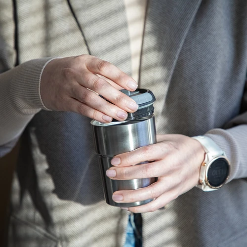 Râșniță de cafea - electrică, cu pietre, cu infuzor și cană - 18