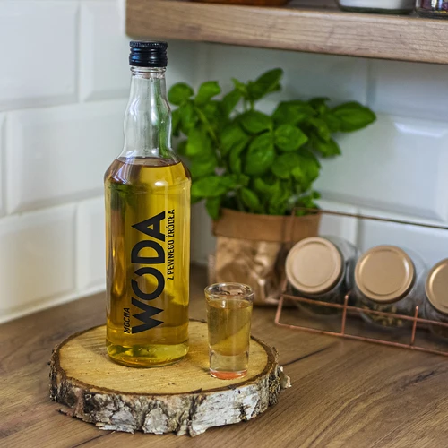 Sticlă 0,5 L cu capac și imprimare Apă tare - 5