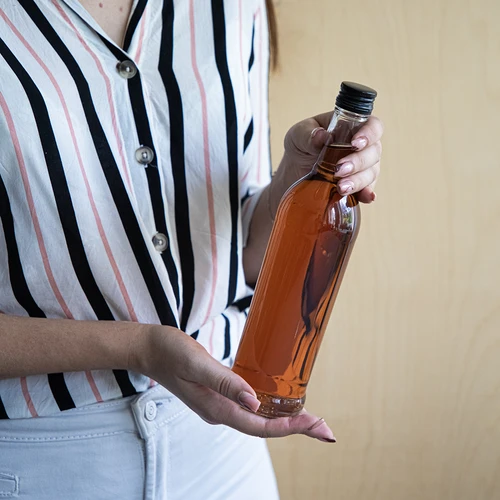 Sticlă 500 ml Subțire, cu capac negru, pentru vodcă, 6 buc. - 8