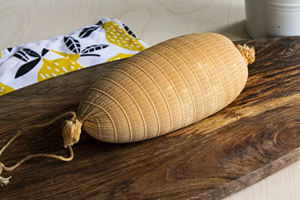 Brânză cu cheag afumată