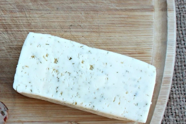 Brânză de casă tip Havarti