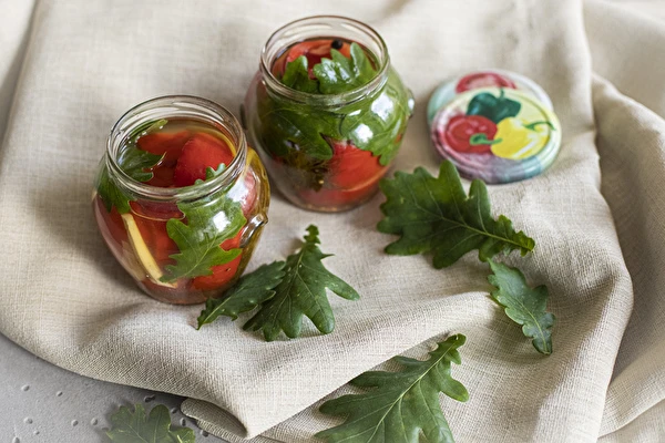 Episodul 2: Ardei murați cu frunze de stejar