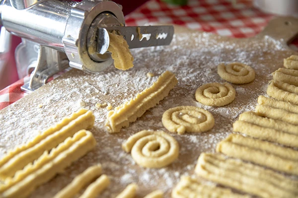 Fursecuri la mașina de tocat