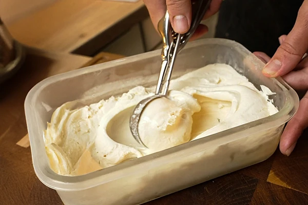 Înghețată de frișcă cu o notă de coniac