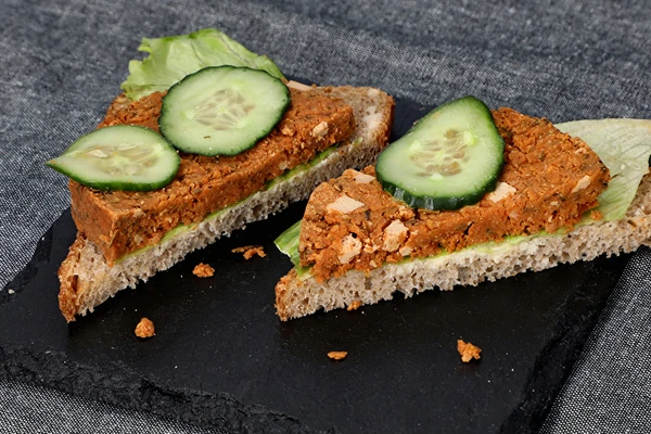 „Mortadelă” vegană din aparat pentru șuncă