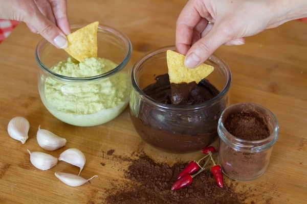 Pastă de avocado, în variantă dulce și sărată