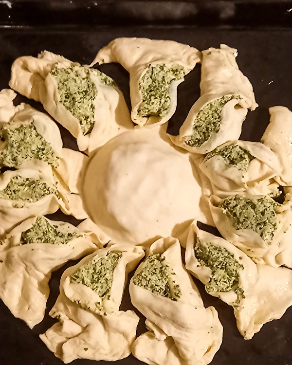 Stea din aluat dospit cu spanac