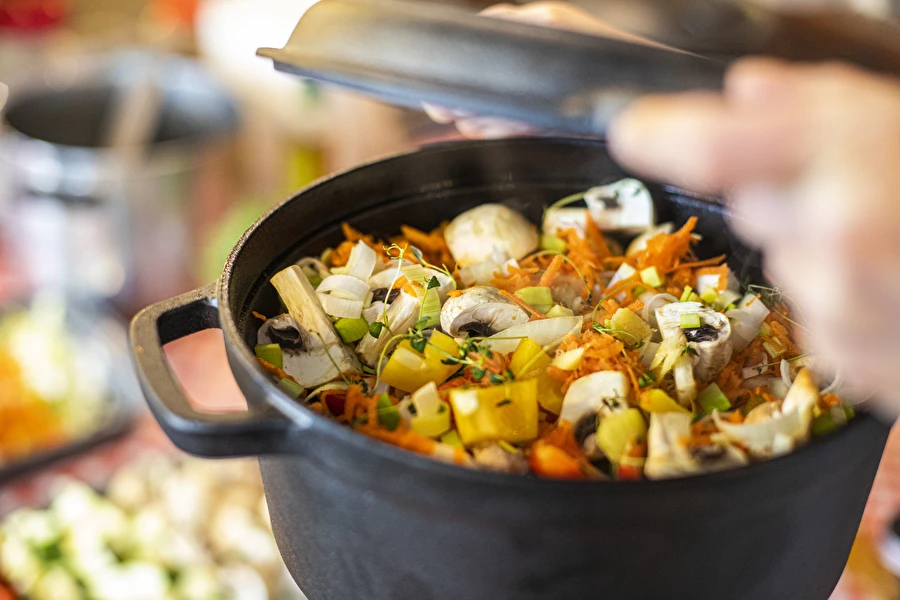 Browin Przepiśnik - Mâncare la ceaun, într-un singur vas