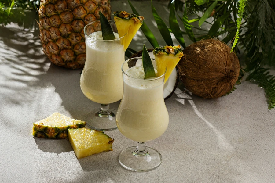 Browin Przepiśnik - Piña Colada - cocktail tropical clasic
